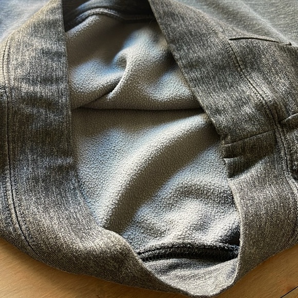 Vols hooded sweatshirt. Excellent condition . No stains or tears - Picture 7 of 8